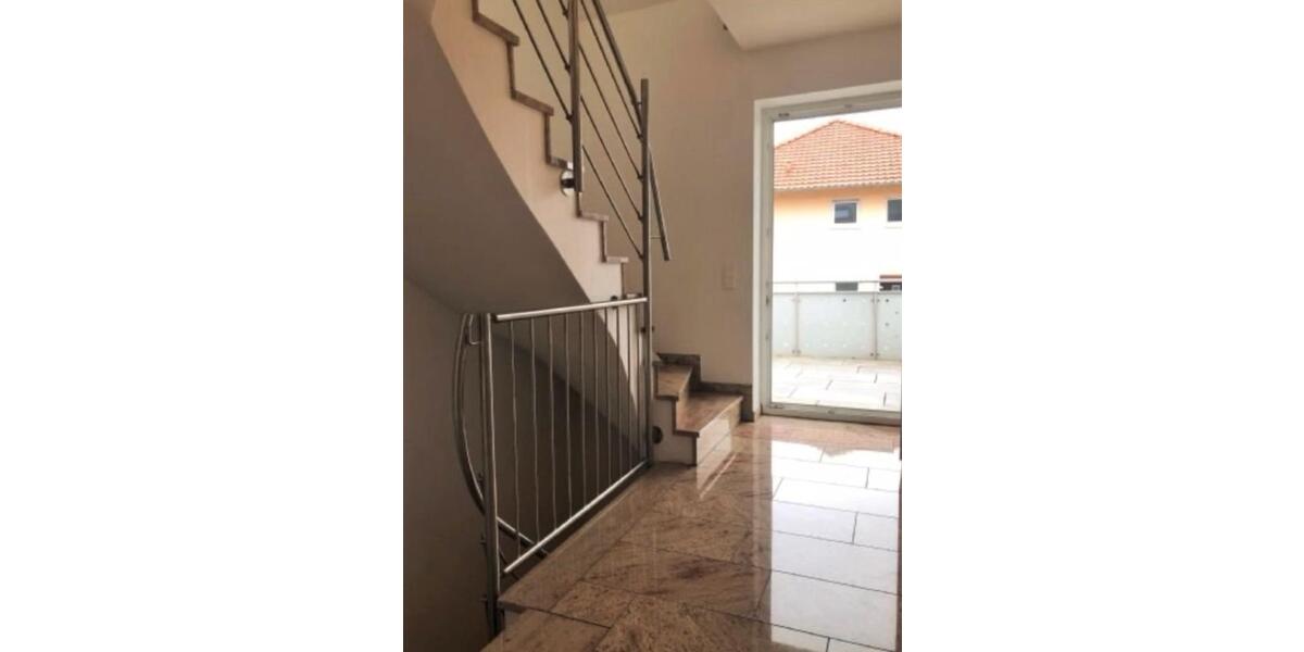 Etagenwohnung Freiburg im Breisgau Lehen - 3 Zimmer, 90 m&sup2;, 1.550&euro; | Angebot:26640258