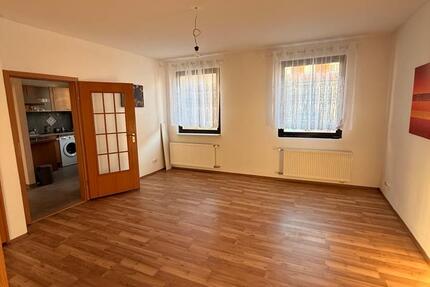 Wohnung Schwetzingen - 3 Zimmer, 75 m&sup2;, 1.100&euro; | Angebot:25948424