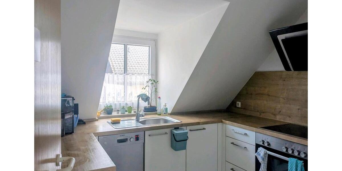 Schöne, helle Dachgeschosswohnung in 93192 Wald 2 zimmer