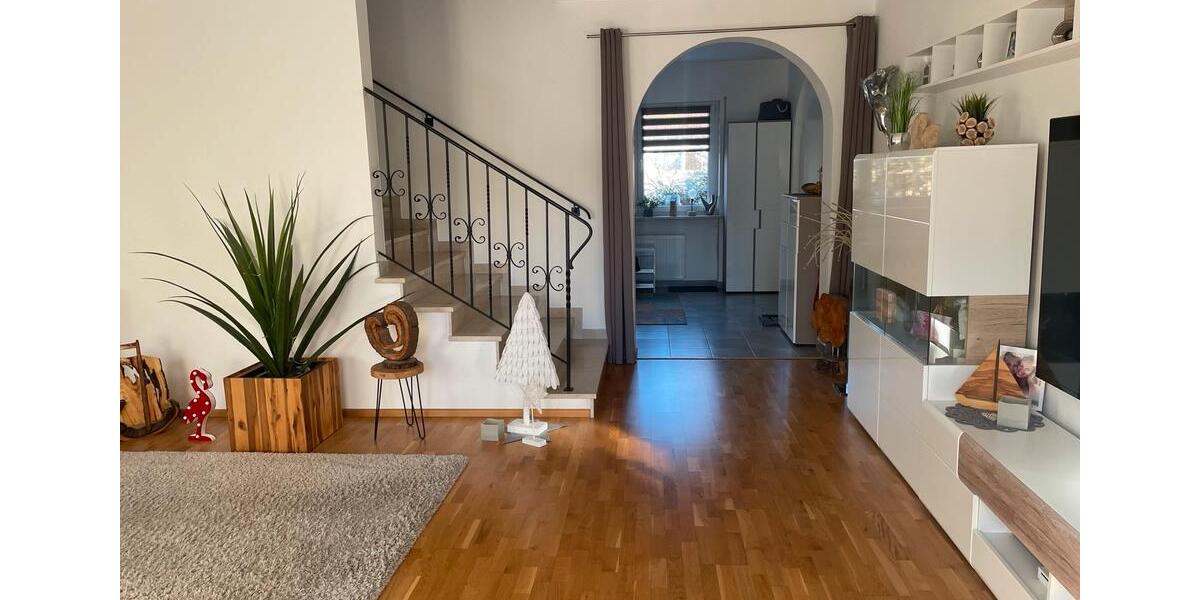 Einfamilienhaus Straßlach-Dingharting Dingharting - 5 Zimmer, 203 m&sup2;, 3.400&euro; | Angebot:24550507