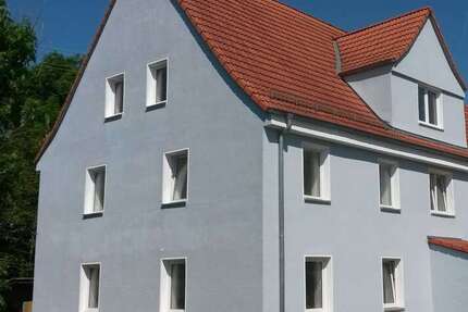 Haus Amerdingen - 8 Zimmer, 220 m&sup2;, 1.650&euro; | Angebot:23249256