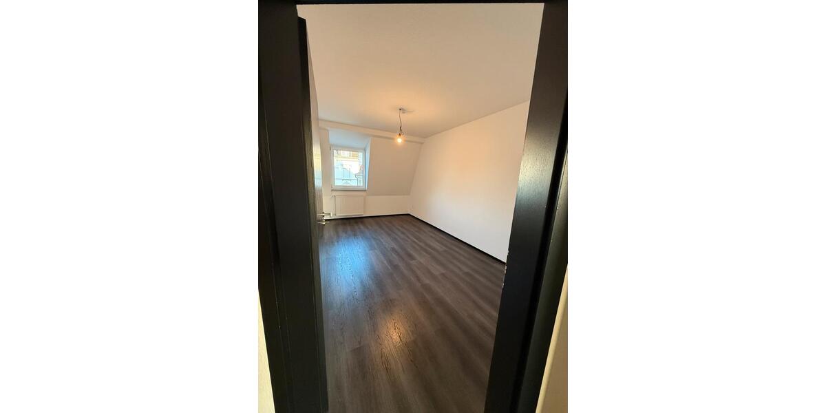 Dachgeschoßwohnung Werl - 4 Zimmer, 125 m&sup2;, 1.200&euro; | Angebot:26538368
