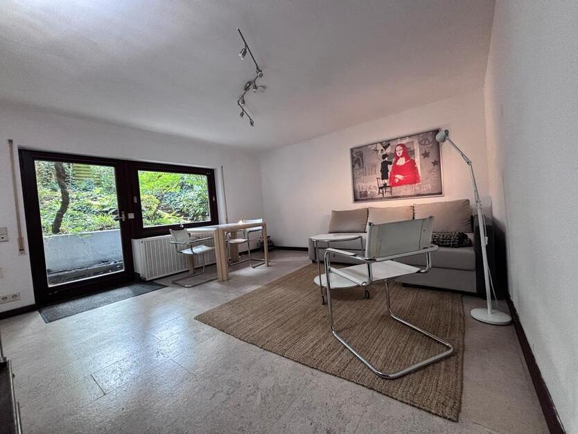 möblierte 1-Zimmer mit Terrasse
