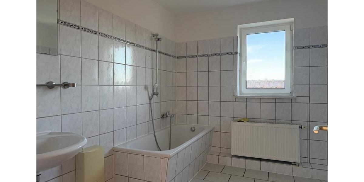 Etagenwohnung Borna - 2 Zimmer, 58 m&sup2;, 330&euro; | Angebot:25378470