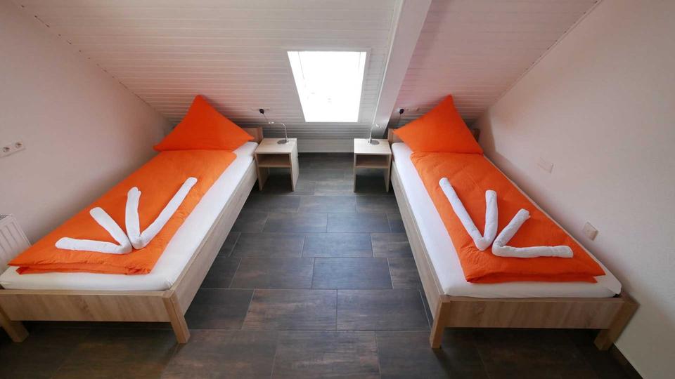 Etagenwohnung Ochsenhausen - 7 Zimmer, 130 m&sup2;, 1.450&euro; | Angebot:25851453