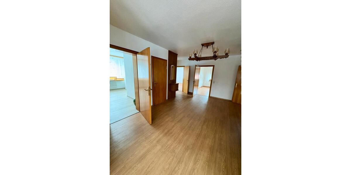 Erdgeschoßwohnung Warmsen - 5 Zimmer, 140 m&sup2;, 980&euro; | Angebot:24841344