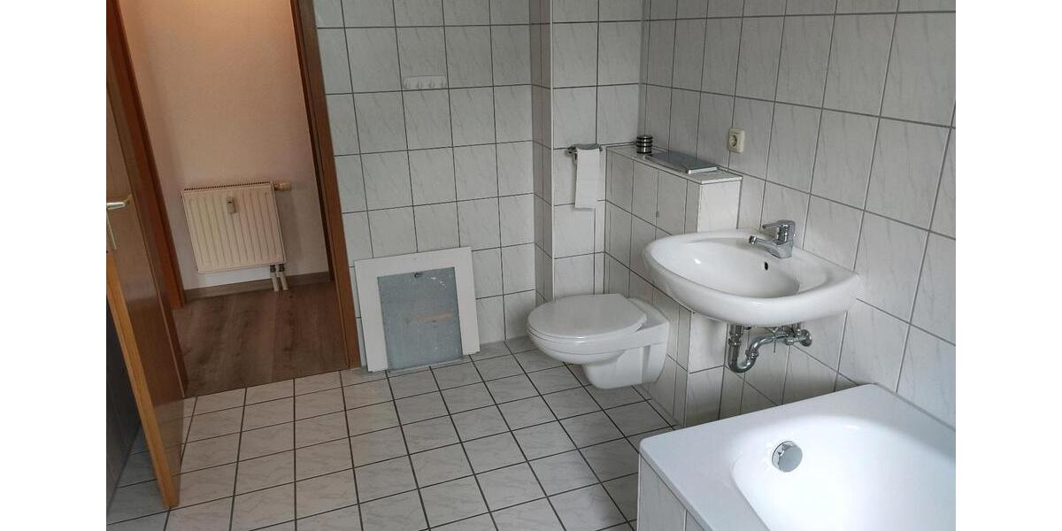 Hochparterre Schmalkalden - 1 Zimmer, 44 m&sup2;, 438&euro; | Angebot:25840627