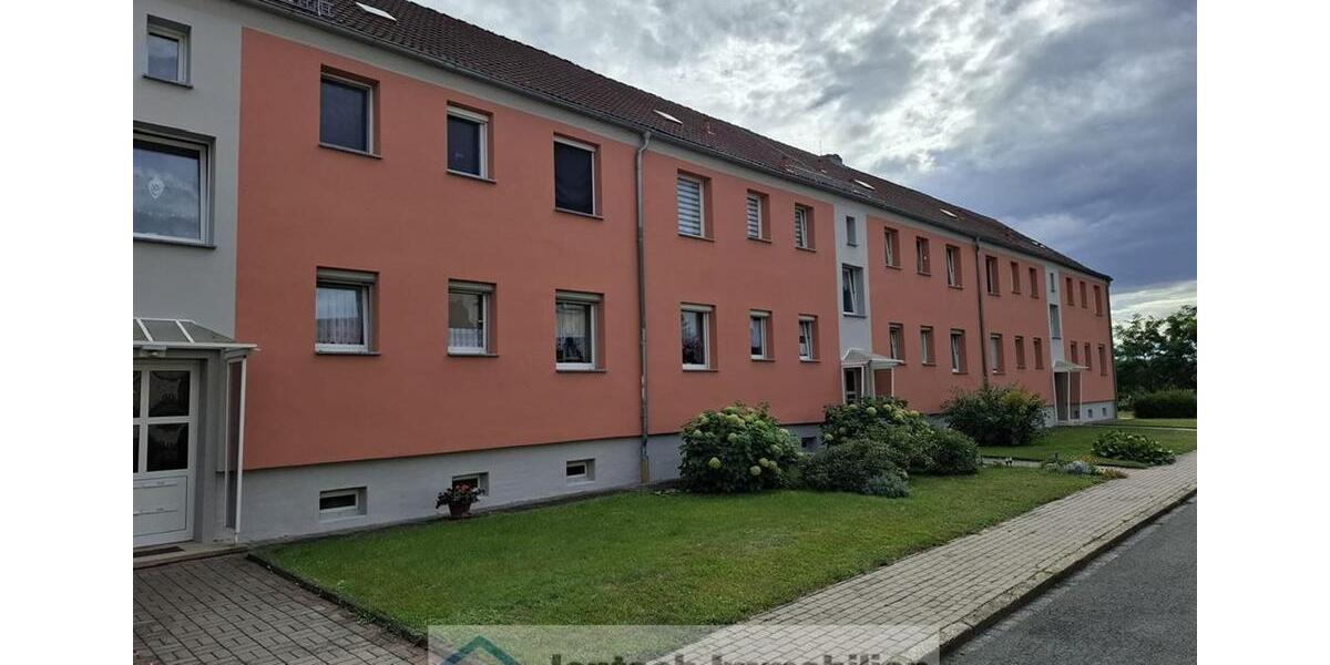 Etagenwohnung Teuchern - 3 Zimmer, 62 m&sup2;, 370&euro; | Angebot:23738678