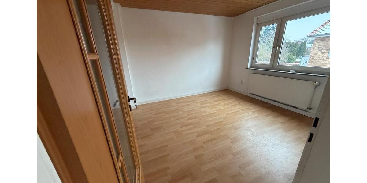 Etagenwohnung Aurich - 4 Zimmer, 100 m&sup2;, 800&euro; | Angebot:24801378