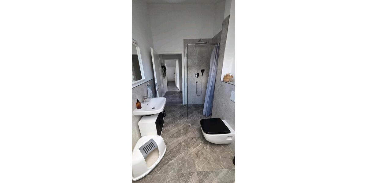 Dachgeschoßwohnung Solms - 4 Zimmer, 95 m&sup2;, 1.450&euro; | Angebot:27535045