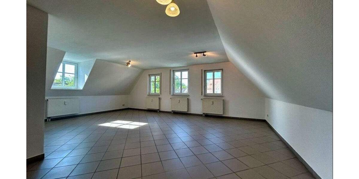 Miete: Moderne Wohnung in zentraler Lage 4 zimmer