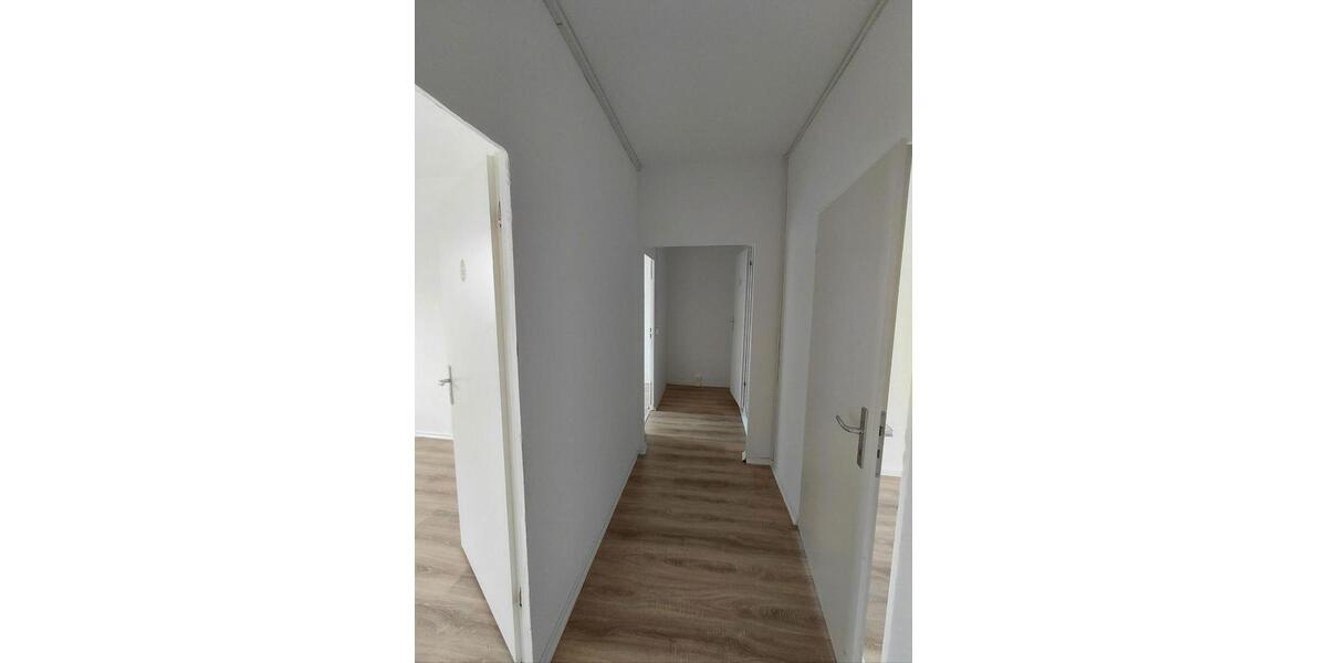 Etagenwohnung Südliches Anhalt - 3 Zimmer, 61 m&sup2;, 304&euro; | Angebot:25477574