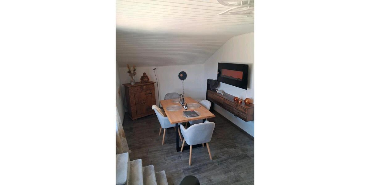 Dachgeschoßwohnung Kelheim - 3 Zimmer, 73 m&sup2;, 850&euro; | Angebot:25873696