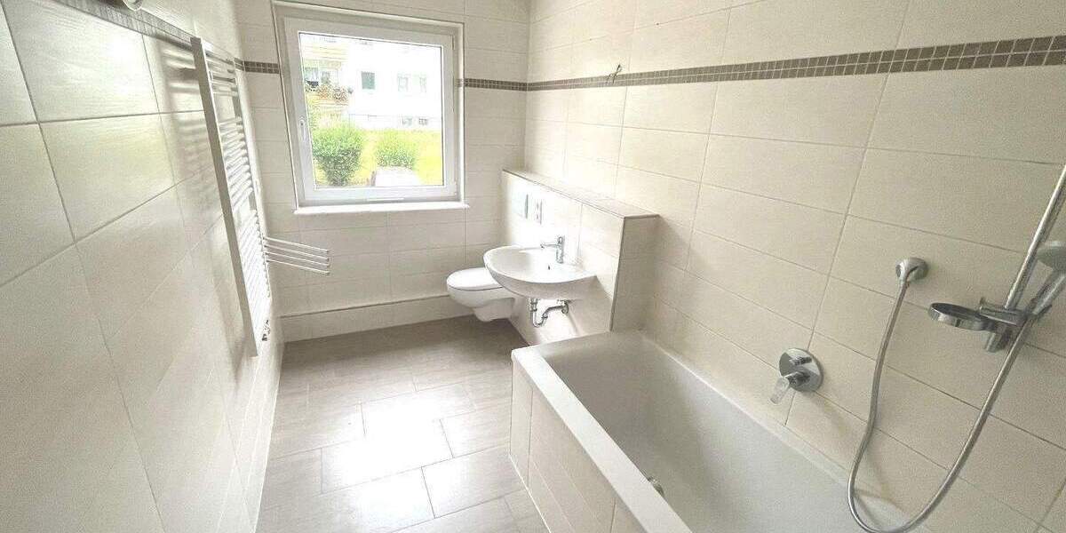 Überragende Fernsicht am Fuße der Augustusburg – perfekt geschnittene 4 Zimmer Wohnung mit Balkon 4 zimmer