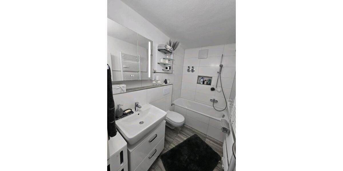 Etagenwohnung Kassel - 2 Zimmer, 70 m&sup2;, 770&euro; | Angebot:26593149