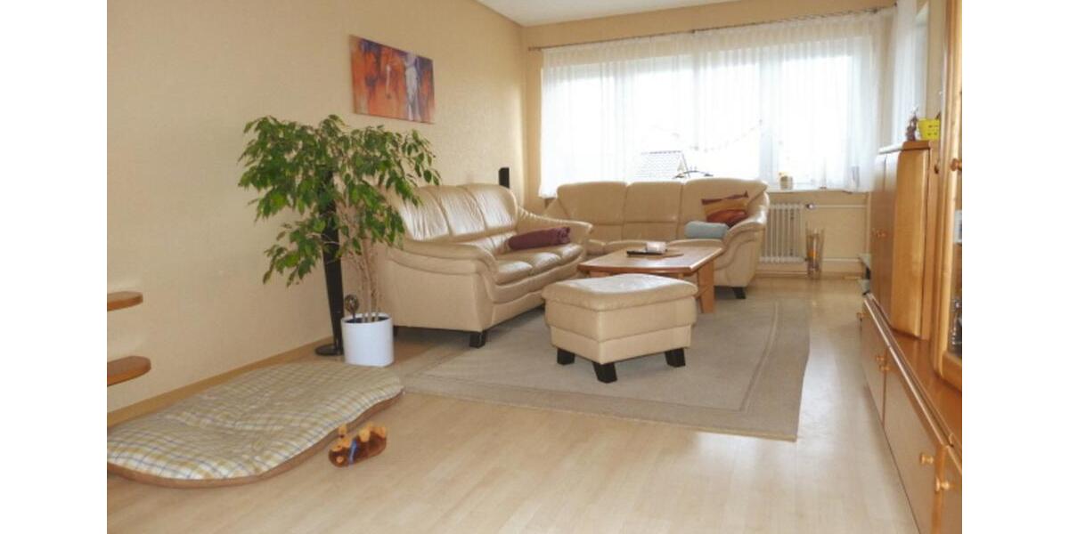 Großzügiges Reihenmittelhaus mit Balkon, Terrasse und Garten in Neckarwestheim! 4.5 zimmer