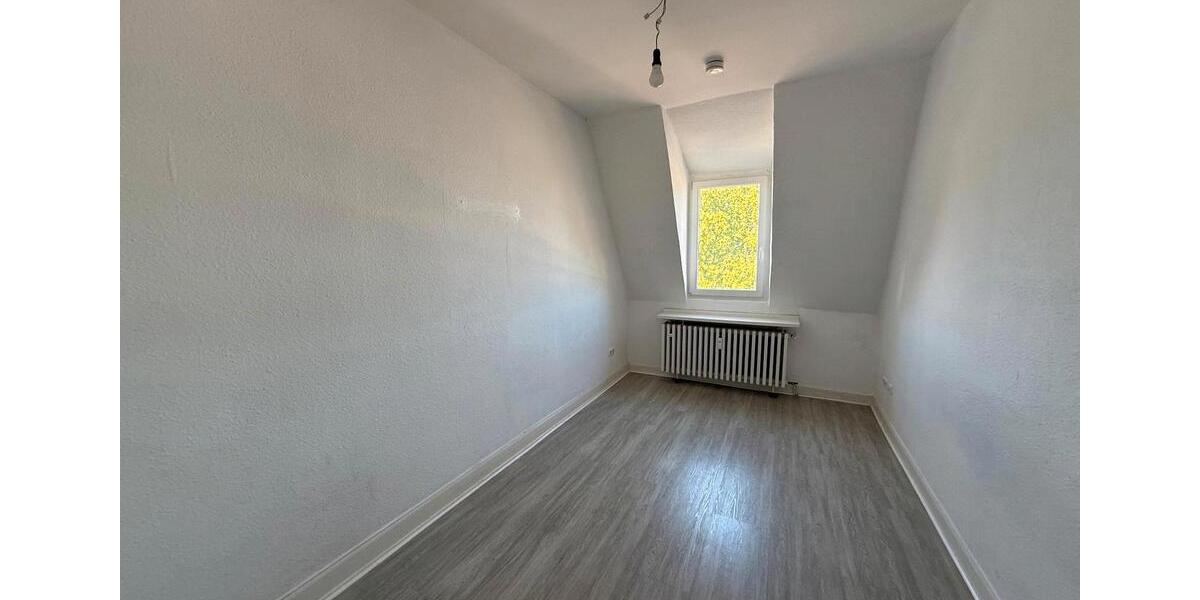 Dachgeschoßwohnung Oberhausen Alstaden - 4 Zimmer, 77 m&sup2;, 850&euro; | Angebot:24433372