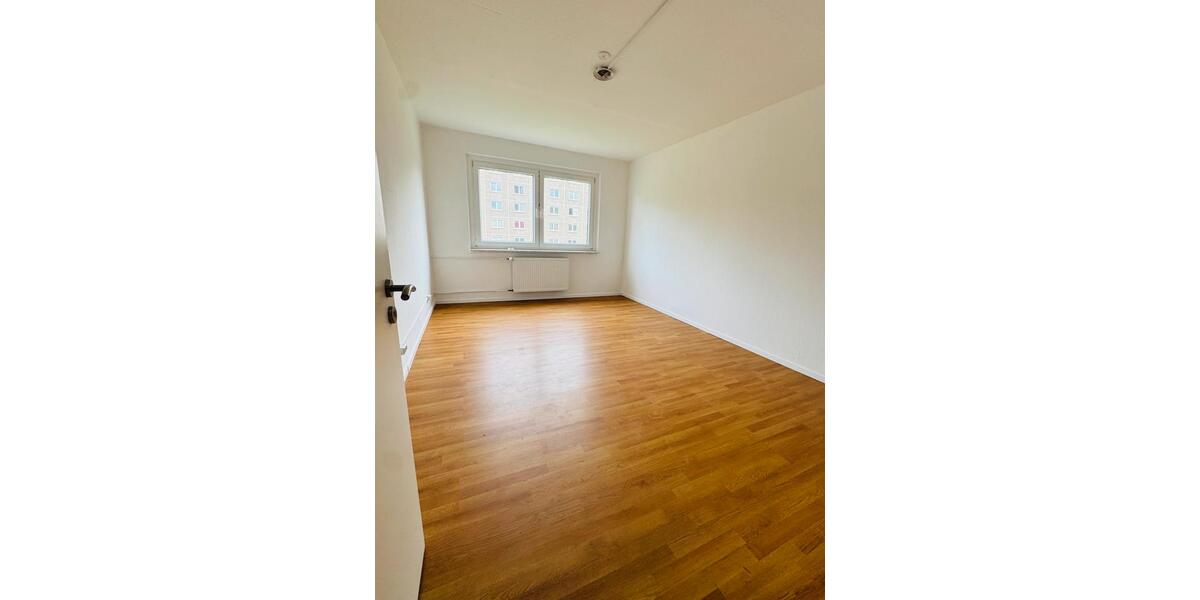 Etagenwohnung Finsterwalde - 3 Zimmer, 59 m&sup2;, 600&euro; | Angebot:24525972