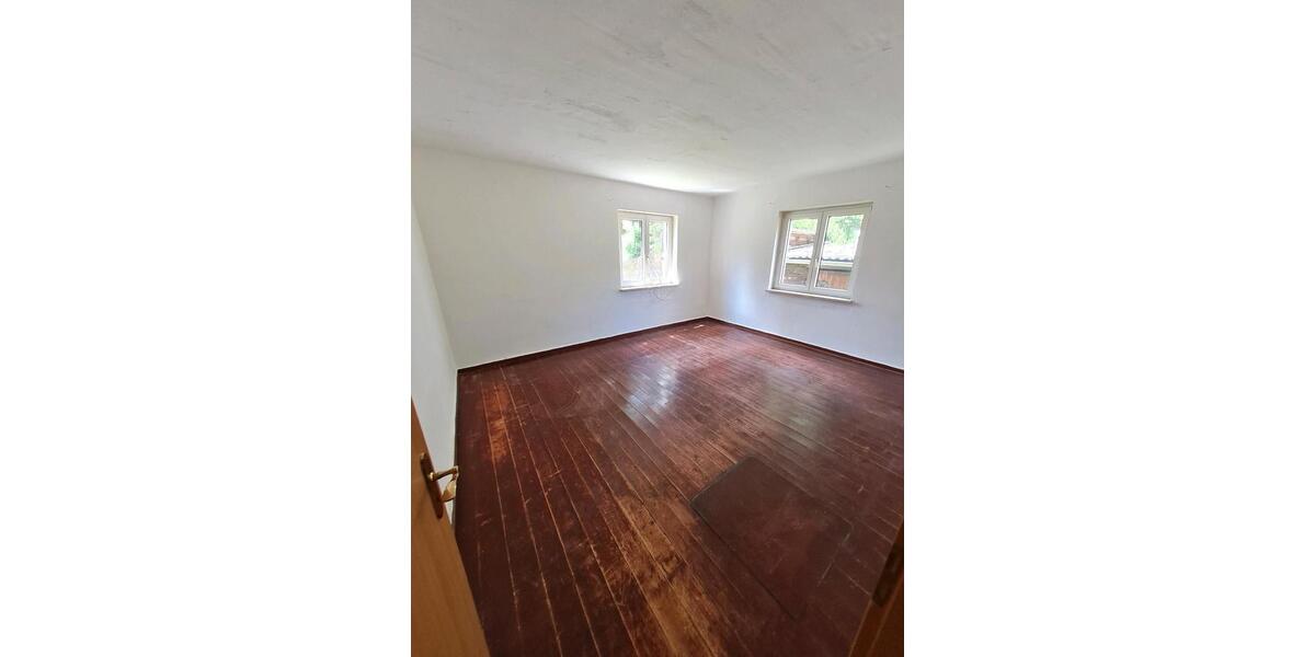 Etagenwohnung Bad Salzungen Tiefenort - 3 Zimmer, 95 m&sup2;, 450&euro; | Angebot:24804666