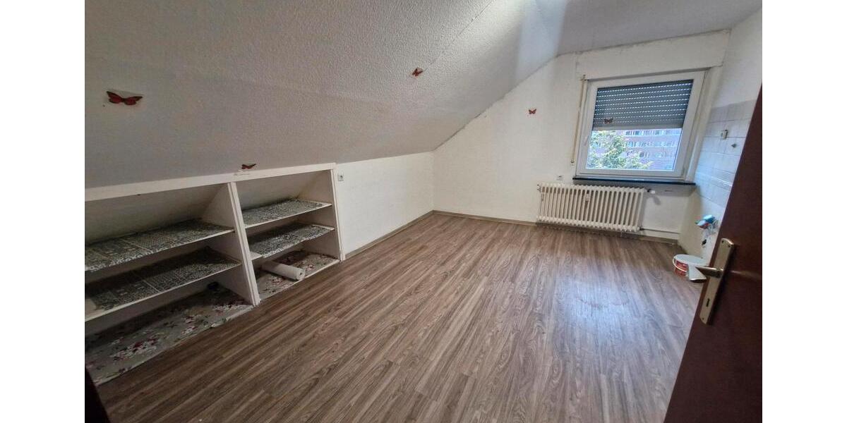 Dachgeschoßwohnung Michelstadt - 4 Zimmer, 110 m&sup2;, 850&euro; | Angebot:25405396