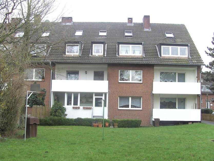 2 Zi. Erdgeschosswhg. mit Balkon u. Terrasse in Uerdingen, EBK