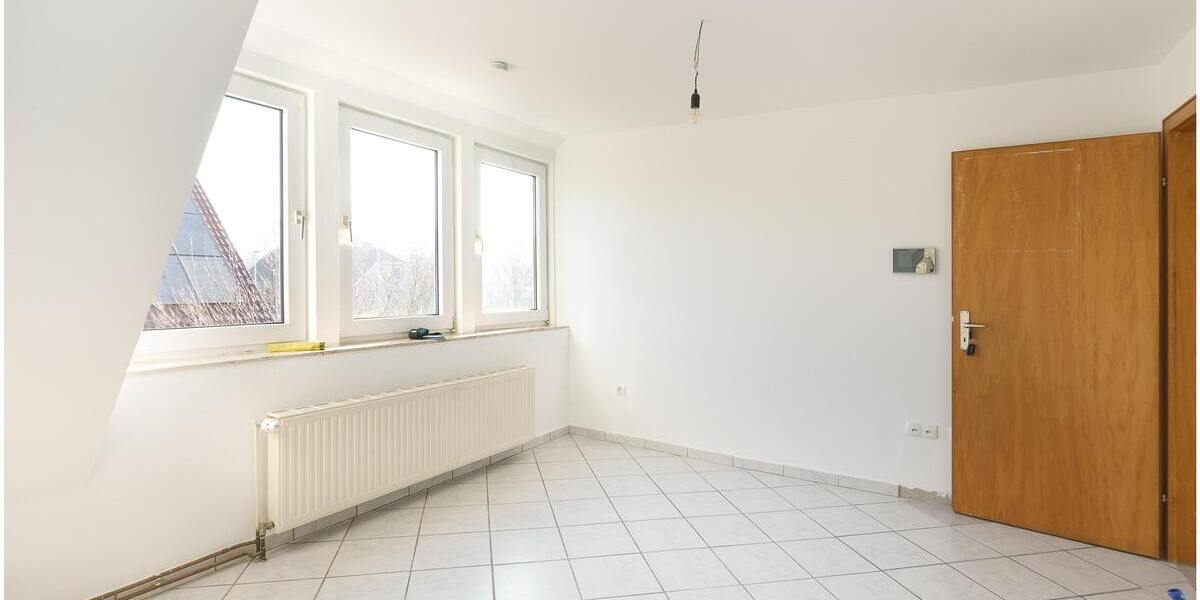 ***Moderne 97 m² Wohnung in Westoverledingen*** ***frisch renoviert*** - Dachgeschoßwohnung Westoverledingen Flachsmeer | Angebot:25407086