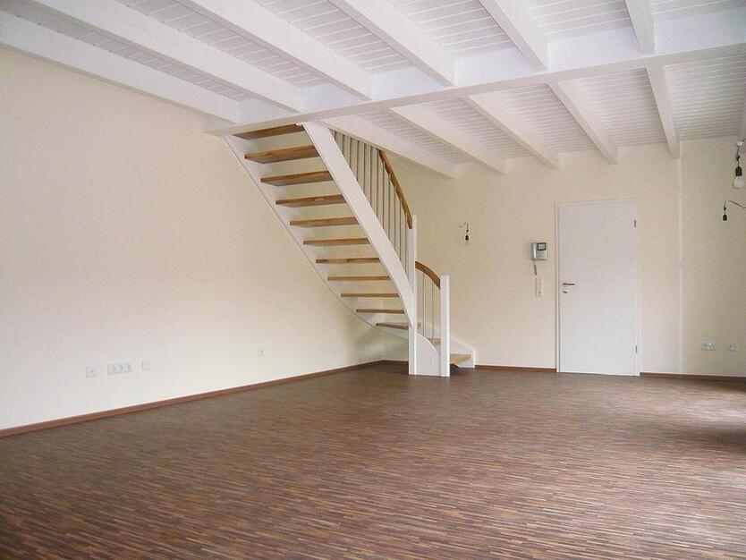 helle 3 Zimmer Loft Wohnung 90 m2 Großostheim mit großem Sonnenbalkon in 