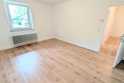 **Frisch renovierte Wohnung mit neuem Tageslichtbad gewünscht? Dann zugreifen!**