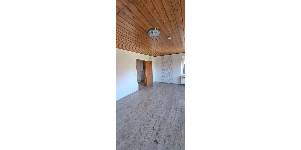Etagenwohnung Weener Holthusen - 4 Zimmer, 92 m&sup2;, 800&euro; | Angebot:26487228