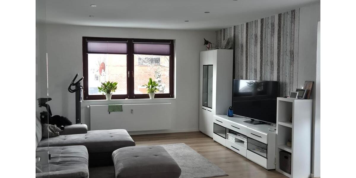 3-Zimmer-Wohnung mit großen Holzbalkon in Schillerslage 3 zimmer