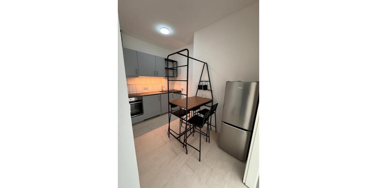 Wohnen auf Zeit Köln Ehrenfeld - 17 Zimmer, 28 m&sup2;, 700&euro; | Angebot:26397445