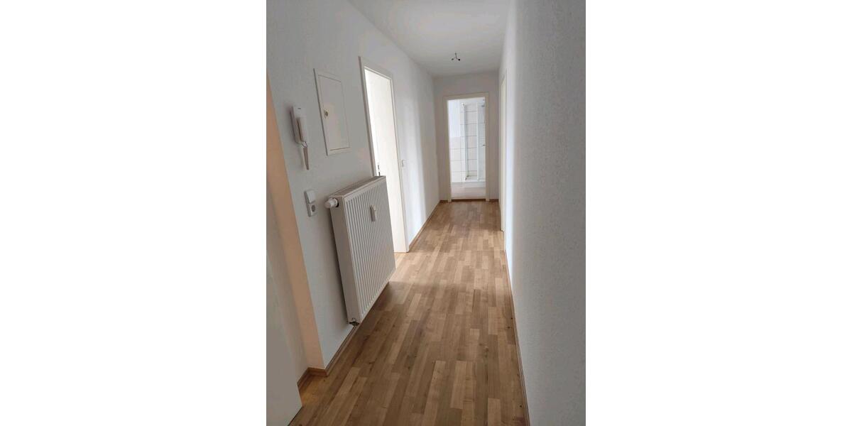 Dachgeschoßwohnung Glauchau - 3 Zimmer, 59 m&sup2;, 345&euro; | Angebot:26406541