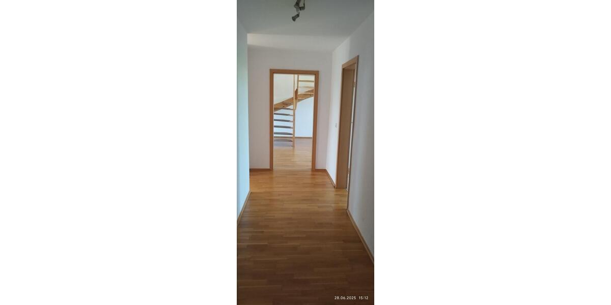 Dachgeschoßwohnung Apolda - 4 Zimmer, 900&euro; | Angebot:20274882