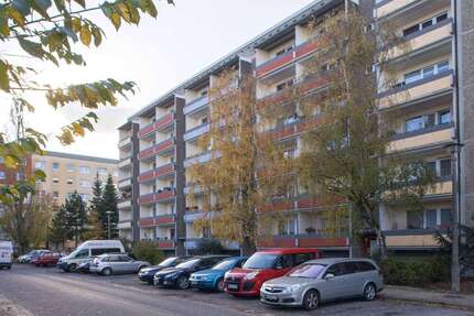 Wohnung Neubrandenburg Ihlenfelder Vorstadt - 3 Zimmer, 61 m&sup2;, 303&euro; | Angebot:26807175