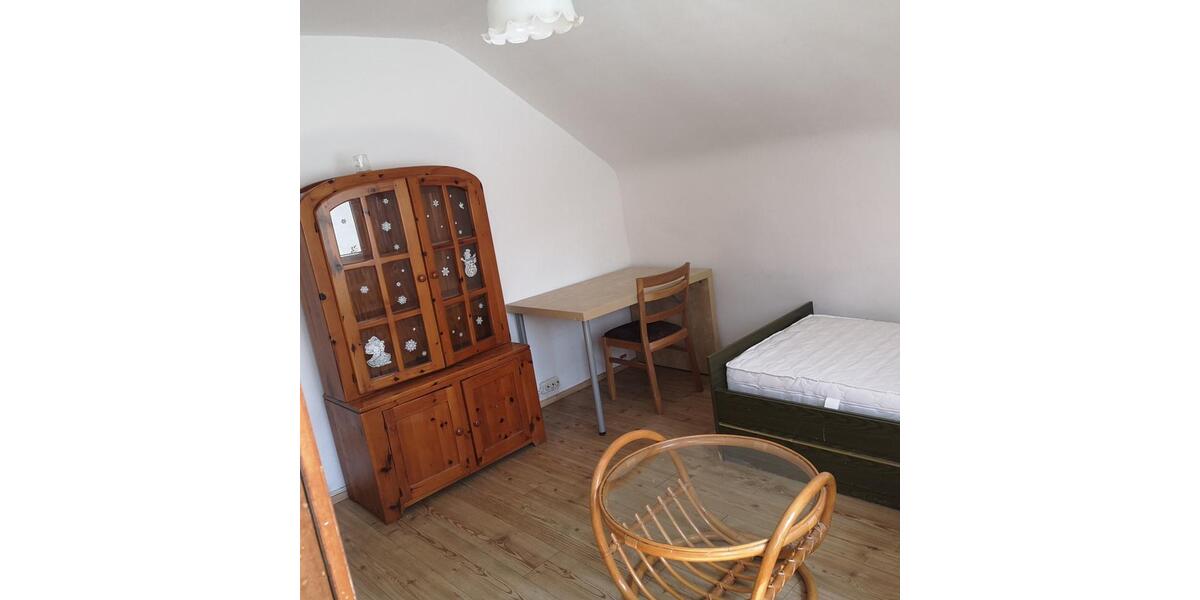 Dachgeschoßwohnung Frankfurt am Main Oberrad - 1 Zimmer, 14 m&sup2;, 450&euro; | Angebot:25959570