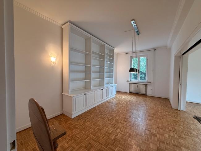 Erdgeschoßwohnung Duisburg Rheinhausen - 7 Zimmer, 211 m&sup2;, 2.000&euro; | Angebot:25962714