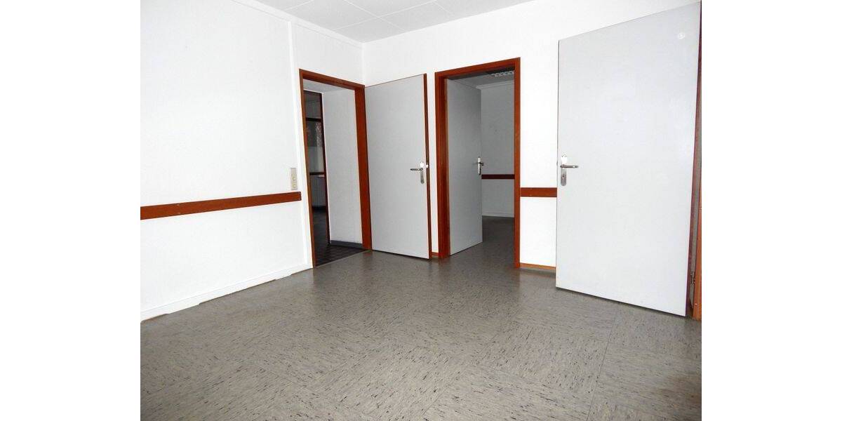 Gewerbeobjekt Losheim am See Losheim - 5 Zimmer, 1.050&euro; | Angebot:26658392