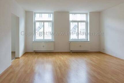 2,5 Zimmer plus ArbeitsZimmer - 1.OG mit Balkon - modernes BadeZimmer - zur Miete in Plauen