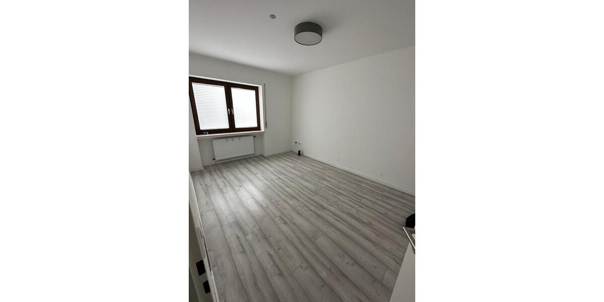 Etagenwohnung Baunatal - 5 Zimmer, 145 m&sup2;, 1.400&euro; | Angebot:26644172