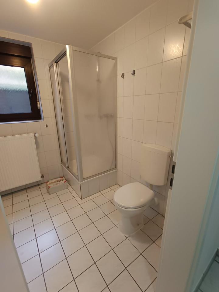 Souterrain-Wohnung in ruhigem 2-Familienhaus zimmer