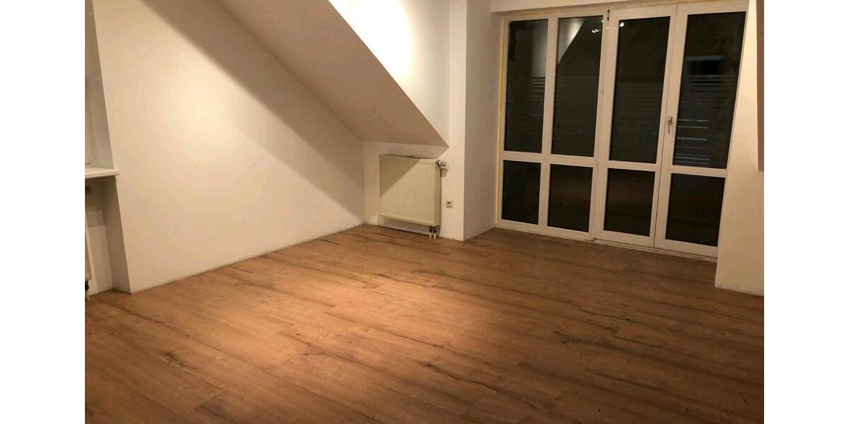 Dachgeschoßwohnung Alerheim - 2 Zimmer, 72 m&sup2;, 680&euro; | Angebot:24716765