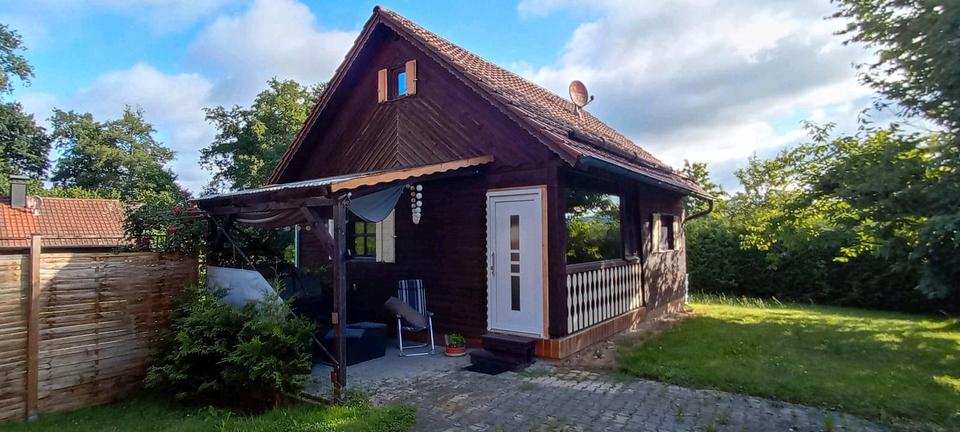 alleinstehende, kleines Holz Haus 2 zimmer