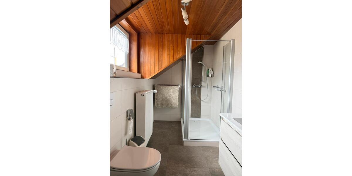 Dachgeschoßwohnung Oberkotzau - 2 Zimmer, 78 m&sup2;, 500&euro; | Angebot:26152302