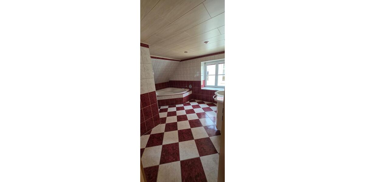 Dachgeschoßwohnung Goldberg - 3 Zimmer, 110 m&sup2;, 925&euro; | Angebot:21324471