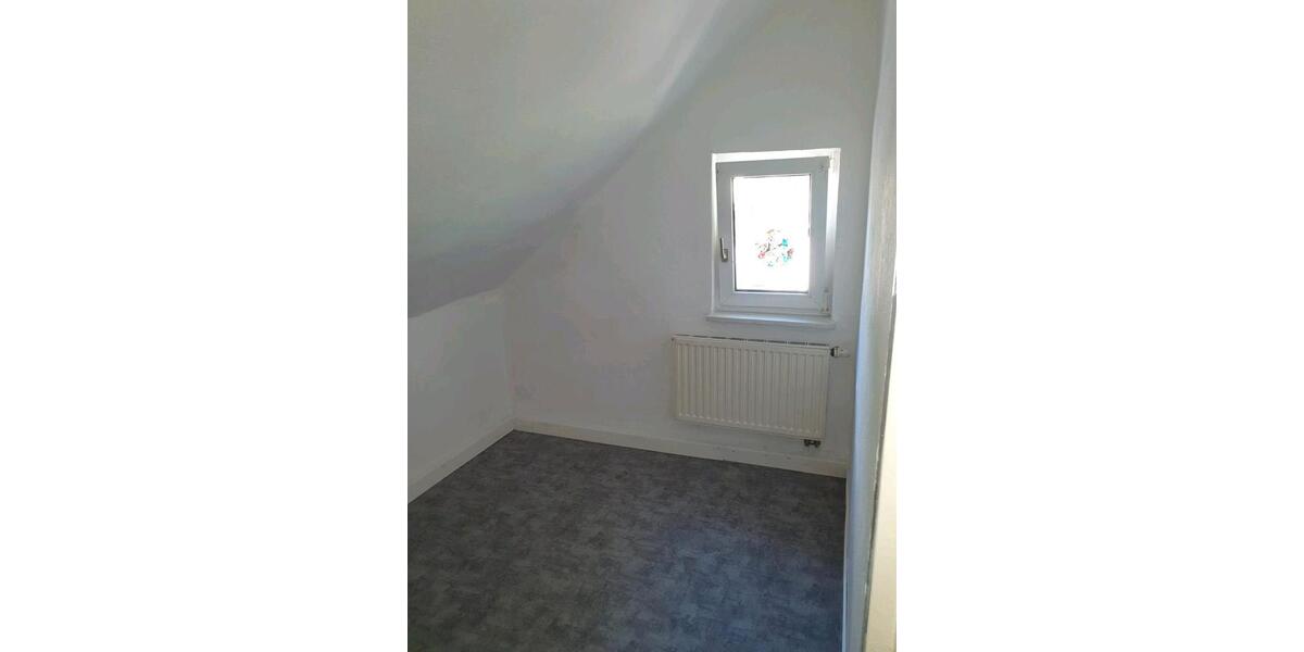 Etagenwohnung Sonneberg - 35 Zimmer, 95 m&sup2;, 800&euro; | Angebot:26254055