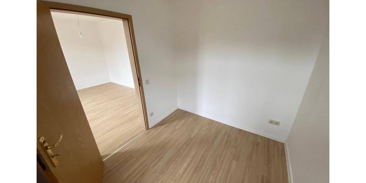Dachgeschoßwohnung Werdau - 1.5 Zimmer, 35 m&sup2;, 193&euro; | Angebot:20345816