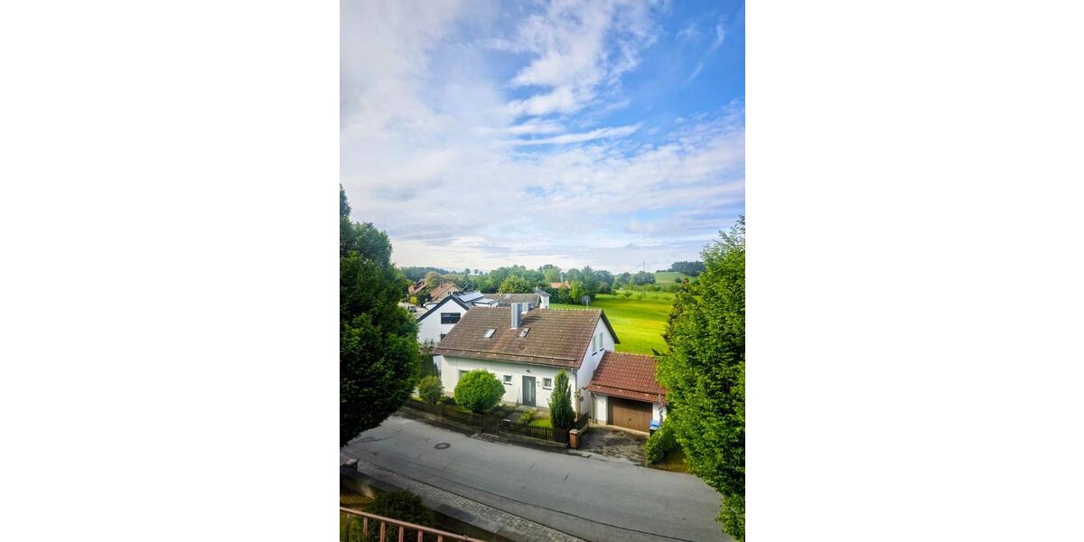 Dachgeschoßwohnung Deggendorf - 2.5 Zimmer, 68 m&sup2;, 600&euro; | Angebot:26598079