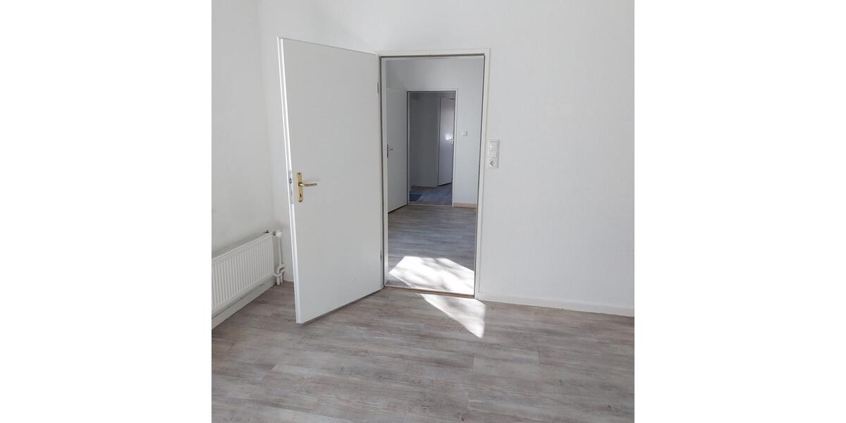 Etagenwohnung Flensburg - 5 Zimmer, 100 m&sup2;, 1.100&euro; | Angebot:25841223