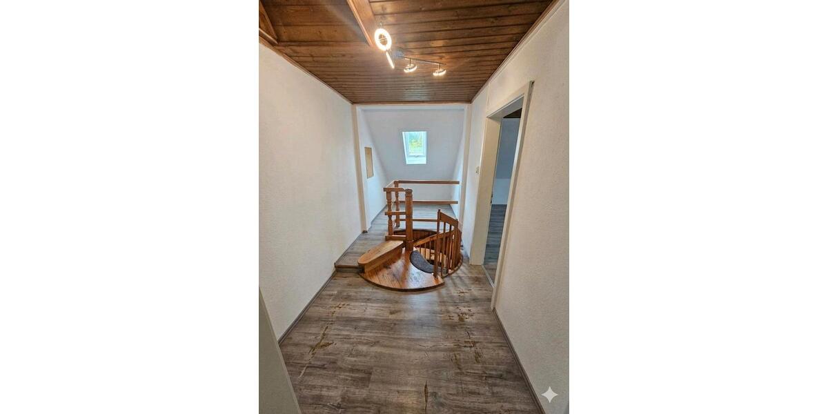 Etagenwohnung Lindenberg - 4 Zimmer, 90 m&sup2;, 850&euro; | Angebot:26580459