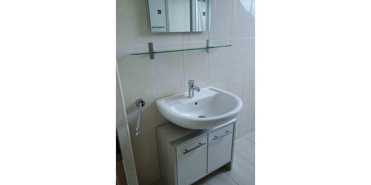 Dachgeschoßwohnung Cadenberge - 3 Zimmer, 67 m&sup2;, 490&euro; | Angebot:26617792